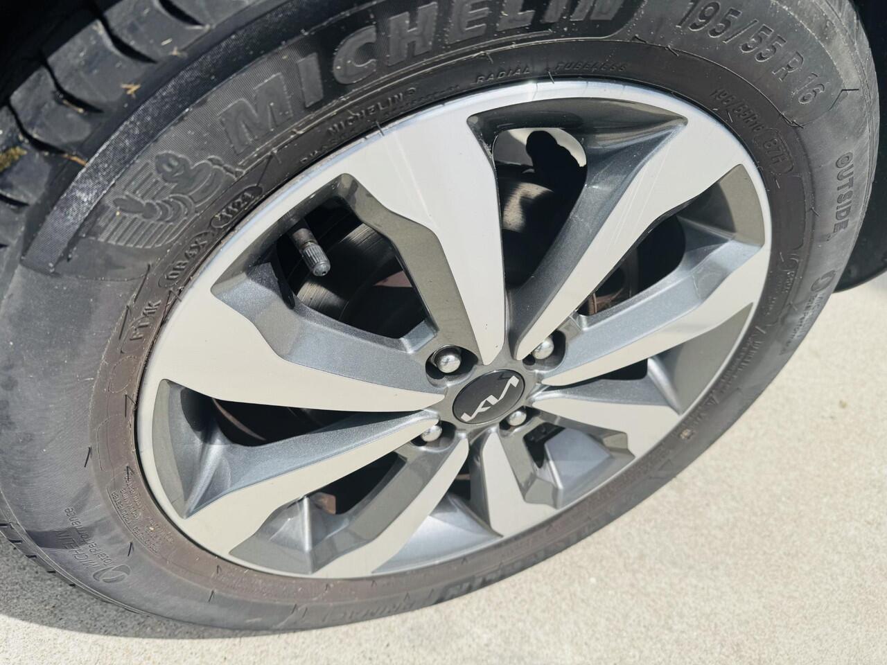 KIA Stonic 1.0 T-GDi MHEV DynamicPlusLine Trekhaak | NW Geleverd & Onderhouden !