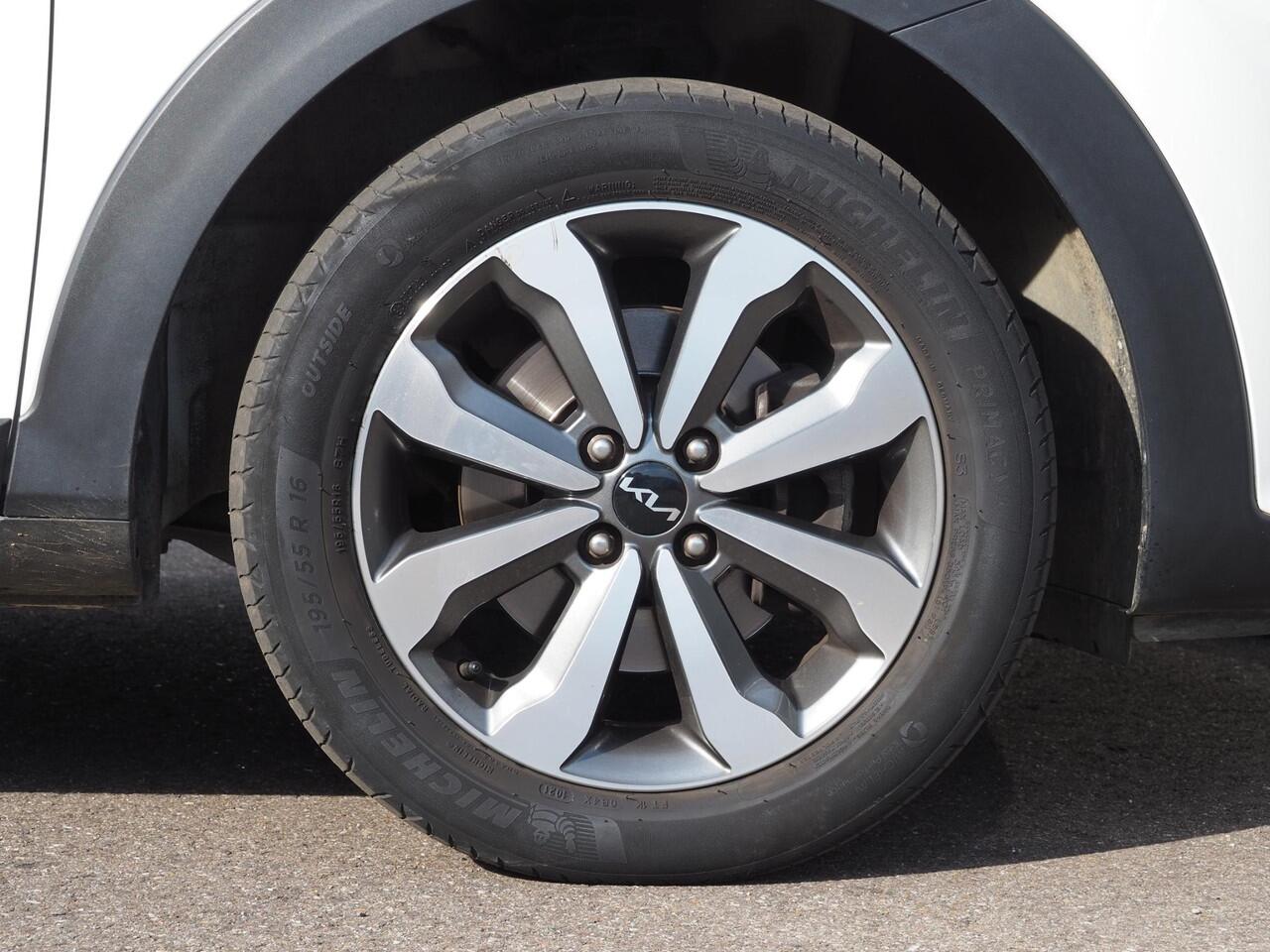 KIA Stonic 1.0 T-GDi MHEV DynamicLine | Apple/andriod| 16" lm