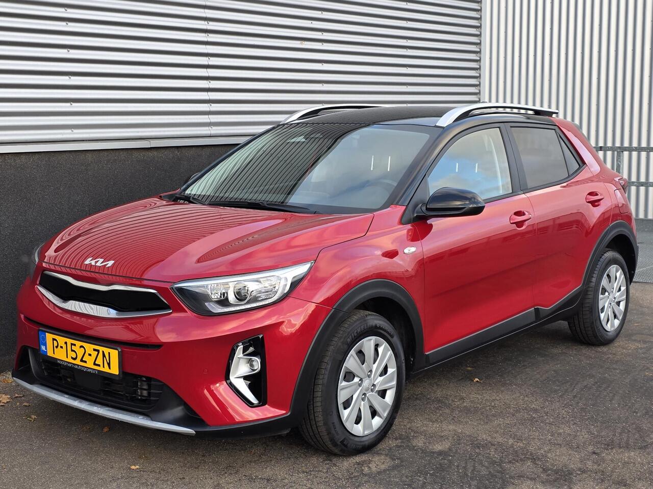 KIA Stonic 1.0 T-GDi MHEV DynamicPlusLine Nieuw geleverd, 1e eign. Stoelverwarming, Dealeronderhouden, Navigatie, Privacy glass, Climate control, Parkeersensoren, Achteruitrijcamera