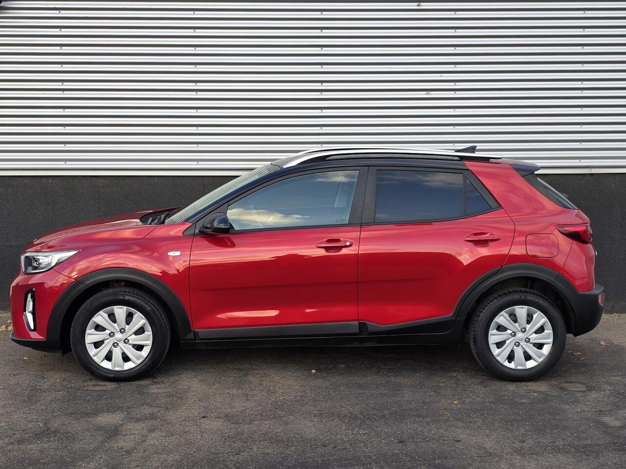 KIA Stonic 1.0 T-GDi MHEV DynamicPlusLine Nieuw geleverd, 1e eign. Stoelverwarming, Dealeronderhouden, Navigatie, Privacy glass, Climate control, Parkeersensoren, Achteruitrijcamera