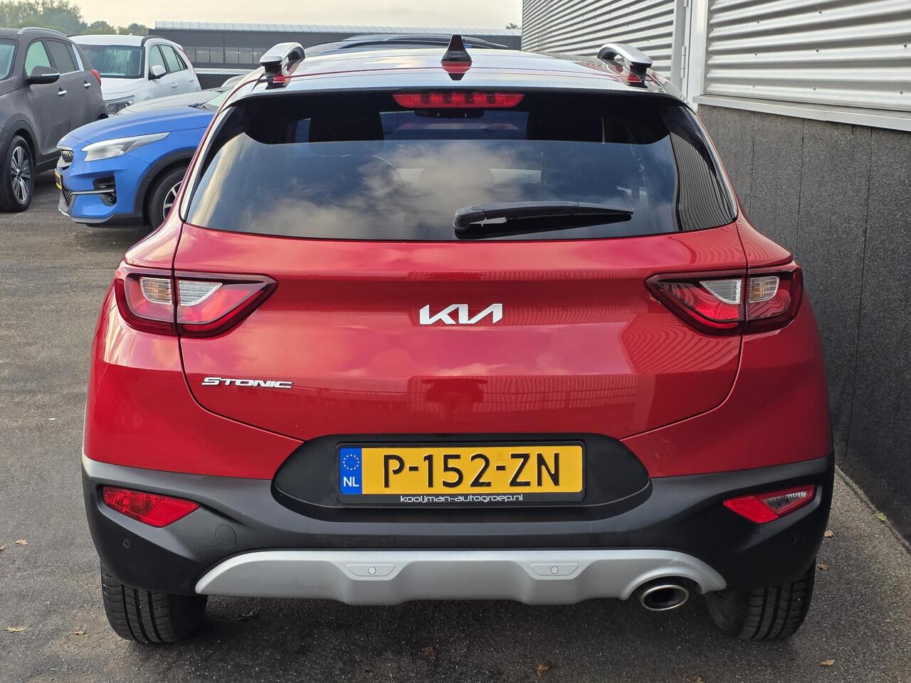 KIA Stonic 1.0 T-GDi MHEV DynamicPlusLine Nieuw geleverd, 1e eign. Stoelverwarming, Dealeronderhouden, Navigatie, Privacy glass, Climate control, Parkeersensoren, Achteruitrijcamera