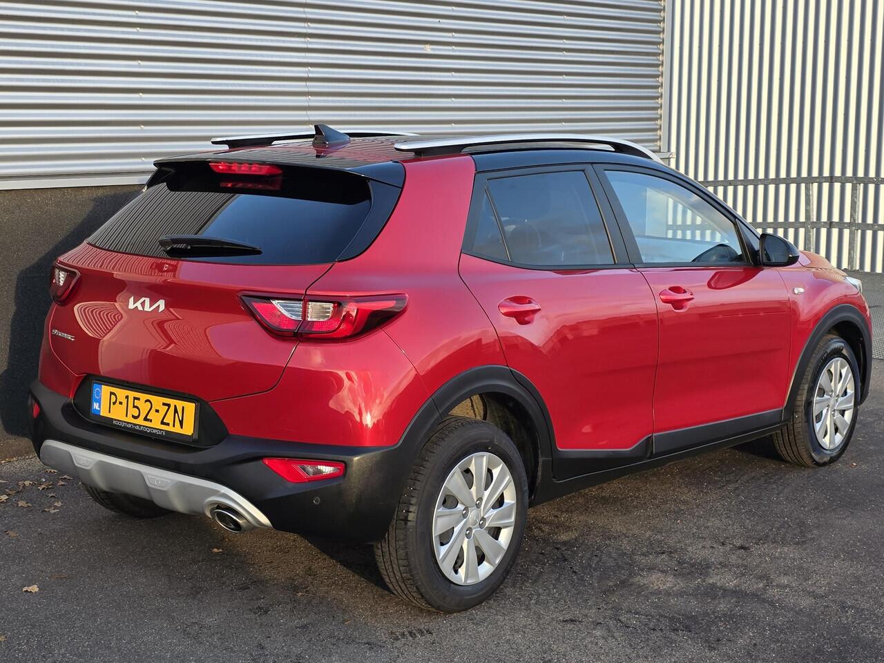 KIA Stonic 1.0 T-GDi MHEV DynamicPlusLine Nieuw geleverd, 1e eign. Stoelverwarming, Dealeronderhouden, Navigatie, Privacy glass, Climate control, Parkeersensoren, Achteruitrijcamera