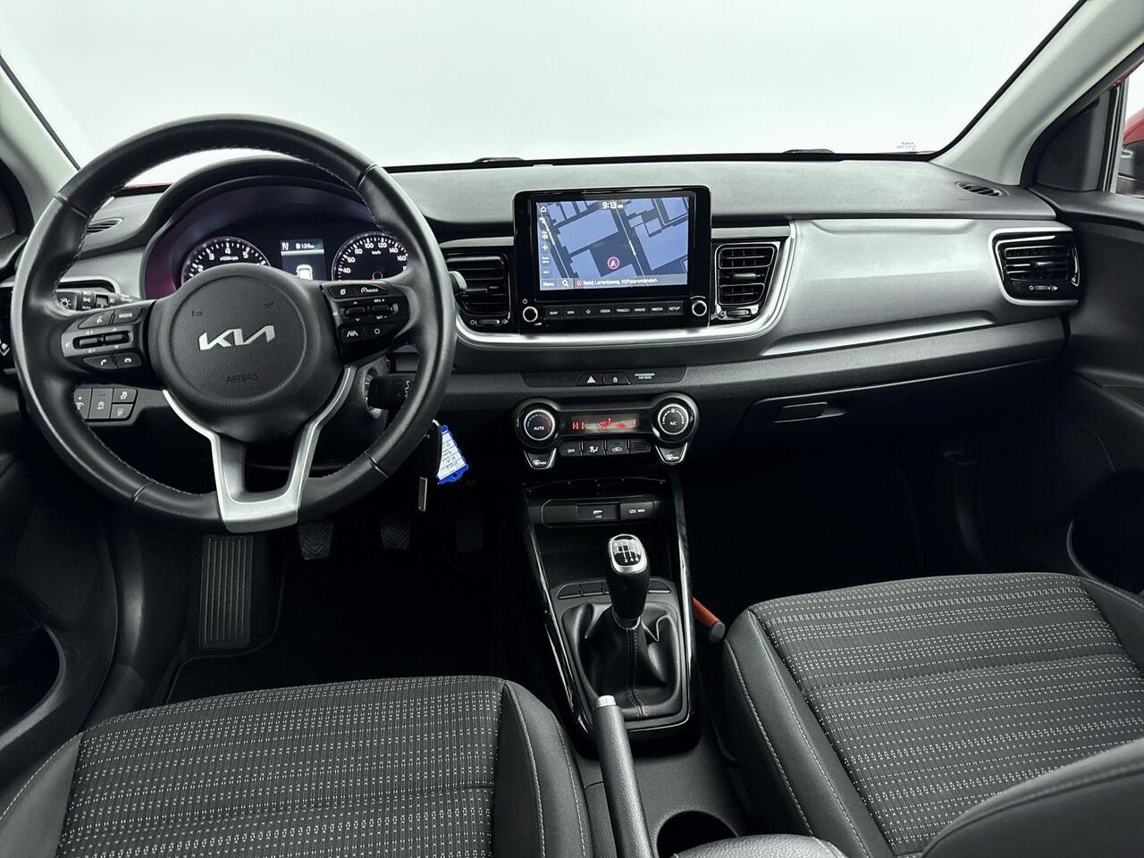 KIA Stonic 1.0 T-GDi MHEV DynamicLine airco | Apple Carplay/Android Auto | Cruise control adaptief en stuurhulp | LMV | Achterruitrijcamera | NAVI