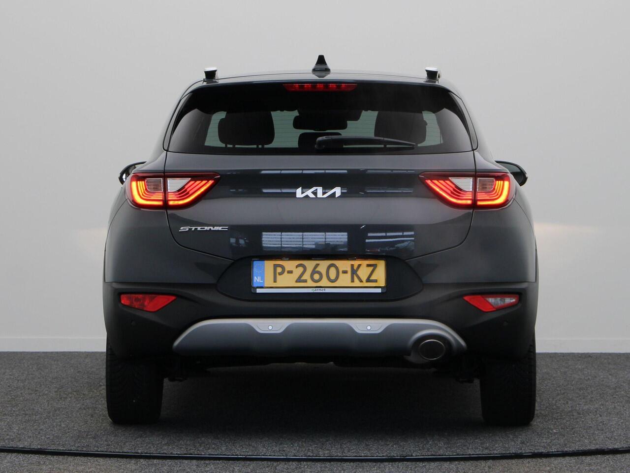 KIA Stonic 1.0 T-GDi MHEV DynamicPlusLine | Achteruitrijcamera | Parkeersensoren voor en achter | Cruise control | Climate control |