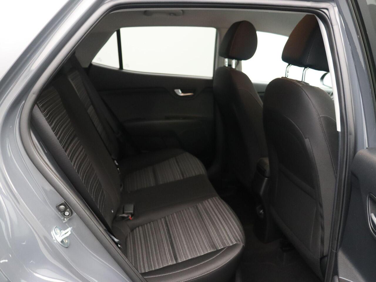 KIA Stonic 1.0 T-GDi MHEV DynamicPlusLine | Achteruitrijcamera | Parkeersensoren voor en achter | Cruise control | Climate control |