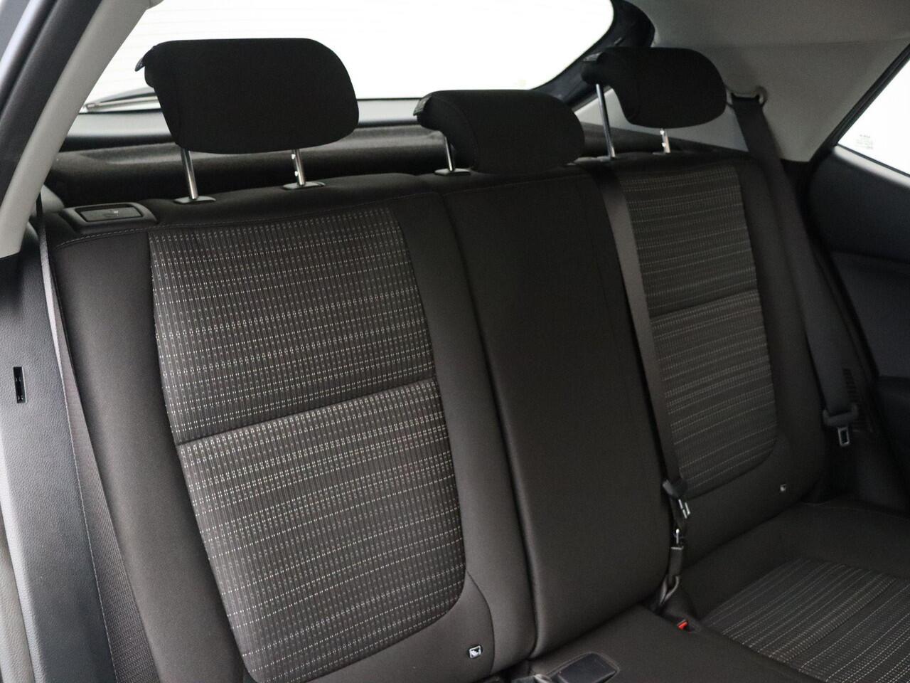 KIA Stonic 1.0 T-GDi MHEV DynamicPlusLine | Achteruitrijcamera | Parkeersensoren voor en achter | Cruise control | Climate control |