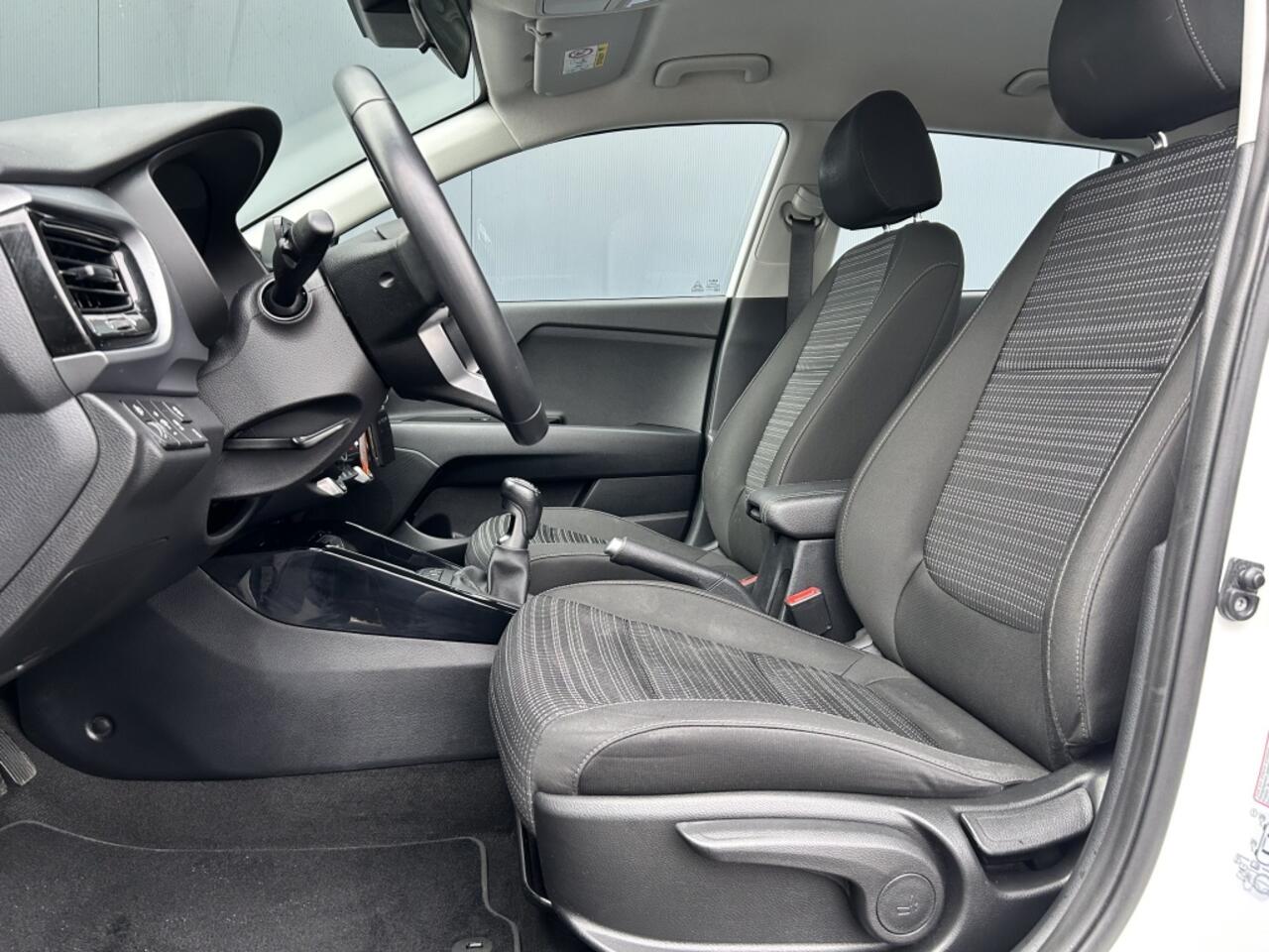 KIA Stonic 1.0 T-GDi MHEV Dynamic Line / Navigation Pack