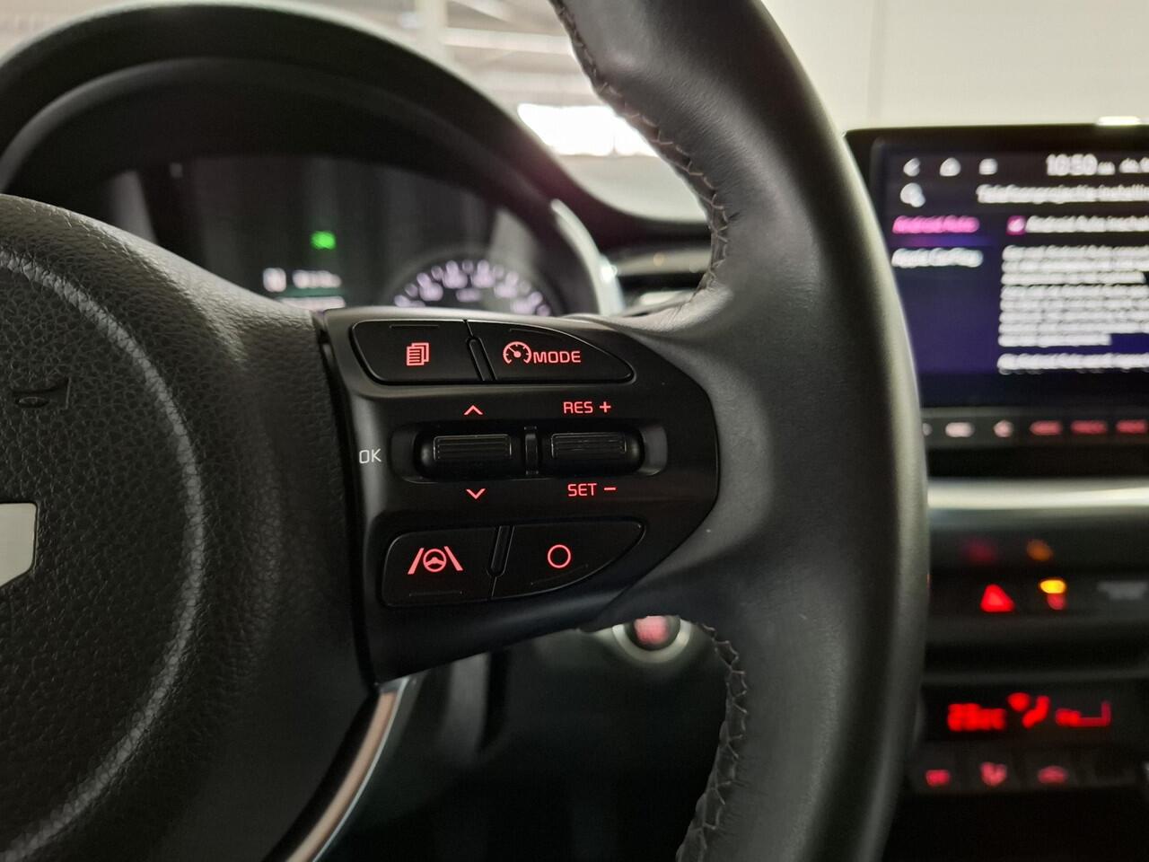 KIA Stonic 1.0 T-GDi MHEV DynamicPlusLine Navigatie Apple Carplay/Android Auto, achteruitrij camera, cruise contro.l