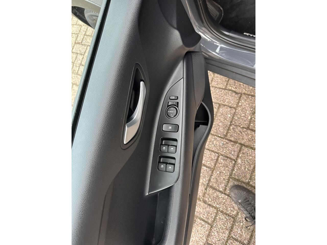 KIA Stonic 1.0 T-GDi MHEV Dyn+L | Airco | ACC | Carplay | Hybride | Navi |