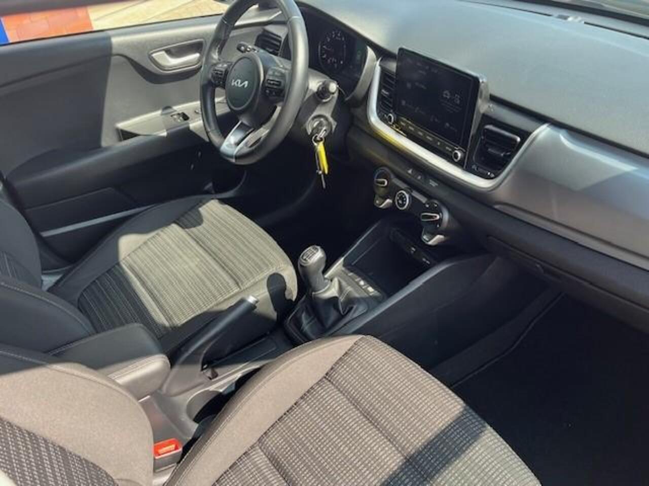 KIA Stonic 1.0 T-GDi MHEV DynamicLine navigatie via caplay/android
