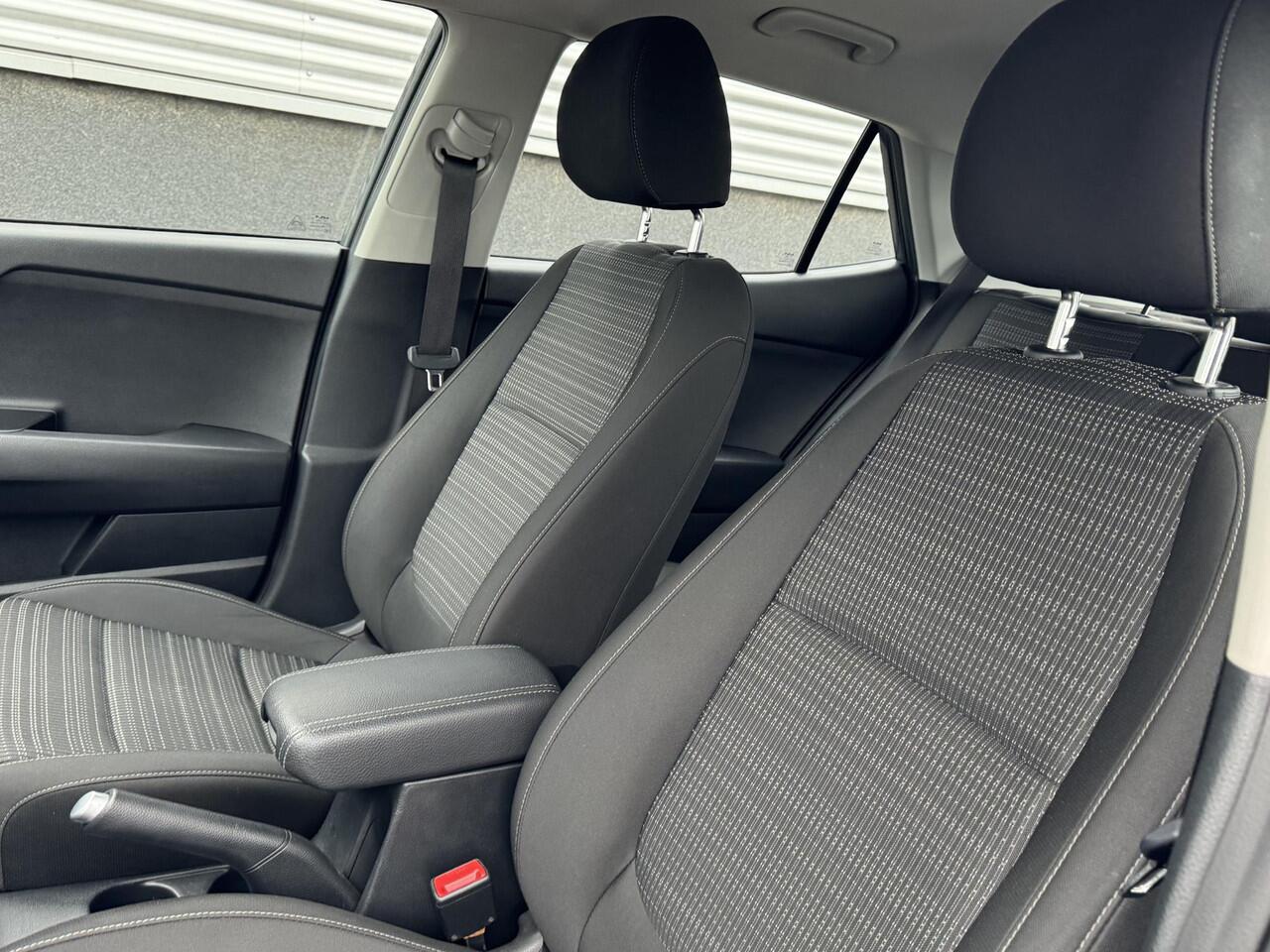 KIA Stonic 1.0 T-GDi MHEV DynamicLine Apple Carplay en/of Android auto Navigatie, Achteruitrijcamera, Cruise control, Airco, Nieuw geleverd en dealeronderhouden