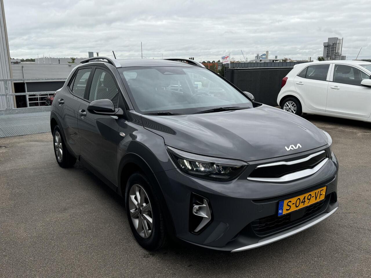 KIA Stonic 1.0 T-GDi MHEV DynamicLine Apple Carplay en/of Android auto Navigatie, Achteruitrijcamera, Cruise control, Airco, Nieuw geleverd en dealeronderhouden