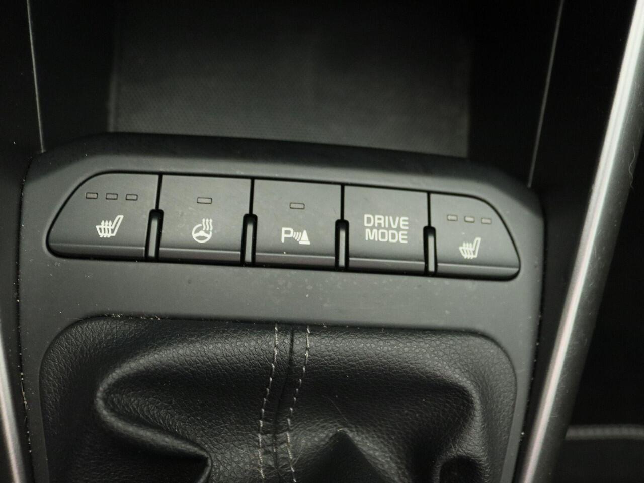 KIA Stonic 1.0 T-GDi MHEV GT-PlusLine | climate control | Apple CarPlay & Android auto | Achteruitrijcamera | cruise control adaptief | panoramadak | stoelverwarming