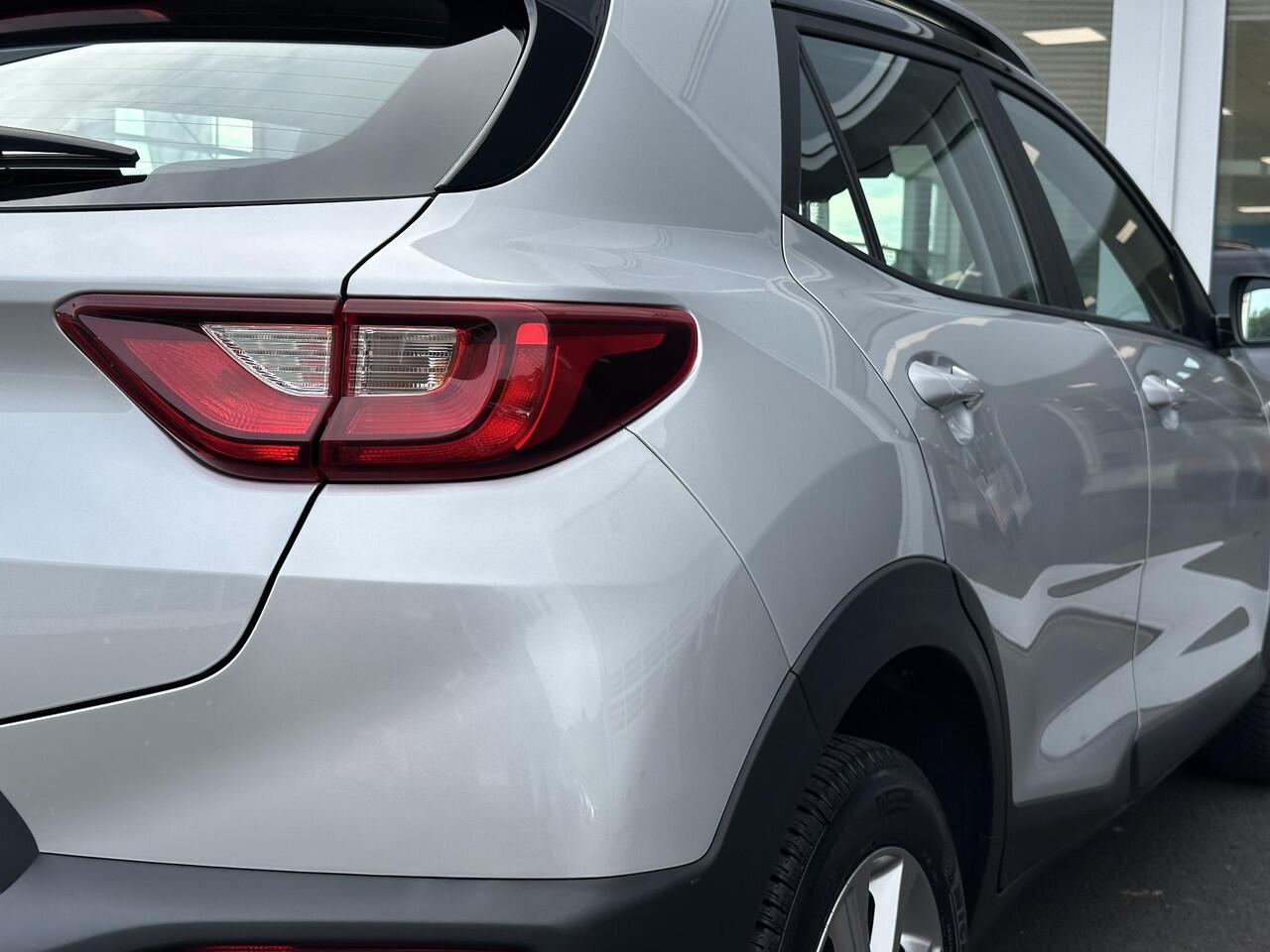 KIA Stonic 1.0 T-GDi MHEV DynamicLine Apple Carplay / Android Auto | Cruise control | Airconditioning | LM Velgen