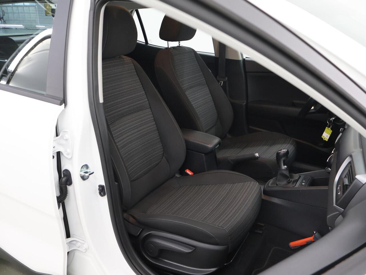 KIA Stonic 1.0 T-GDi MHEV DynamicLine | Navigatie | Parkeercamera | Apple Carplay/Android Auto | Airco | Cruise control |