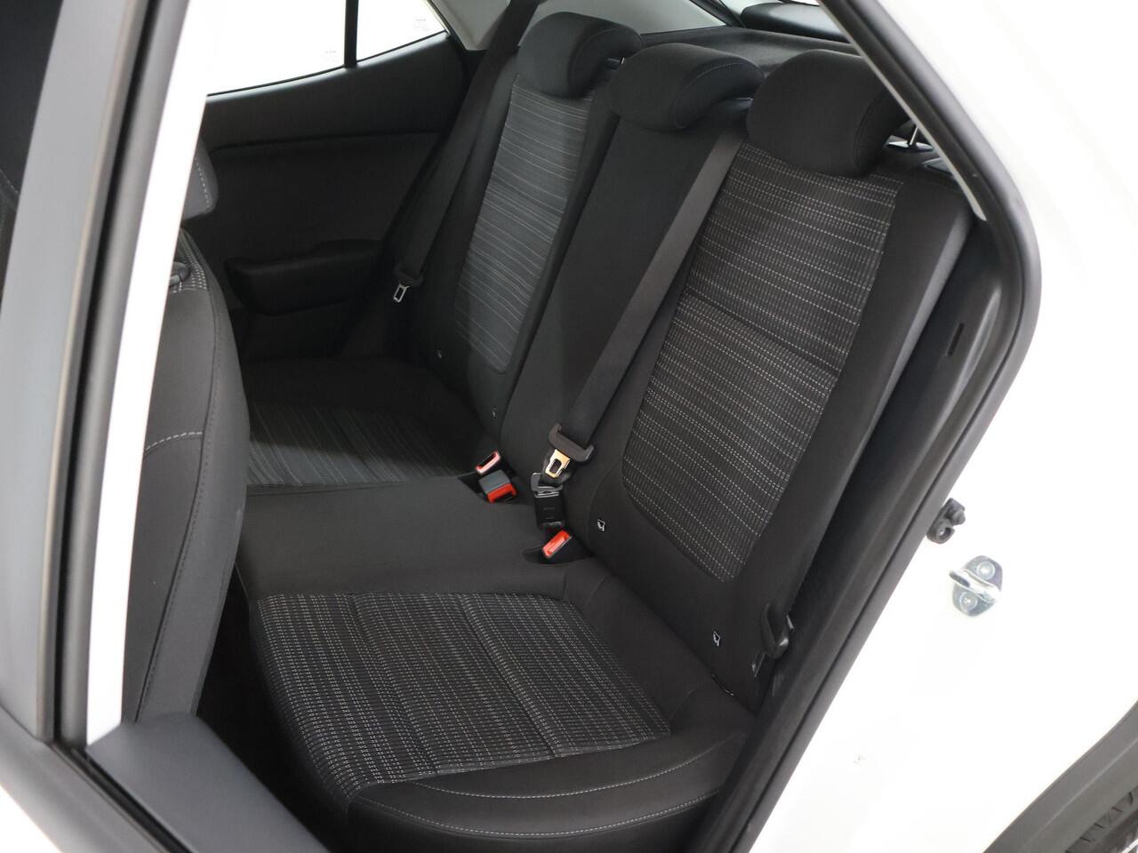 KIA Stonic 1.0 T-GDi MHEV DynamicLine | Navigatie | Parkeercamera | Apple Carplay/Android Auto | Airco | Cruise control |