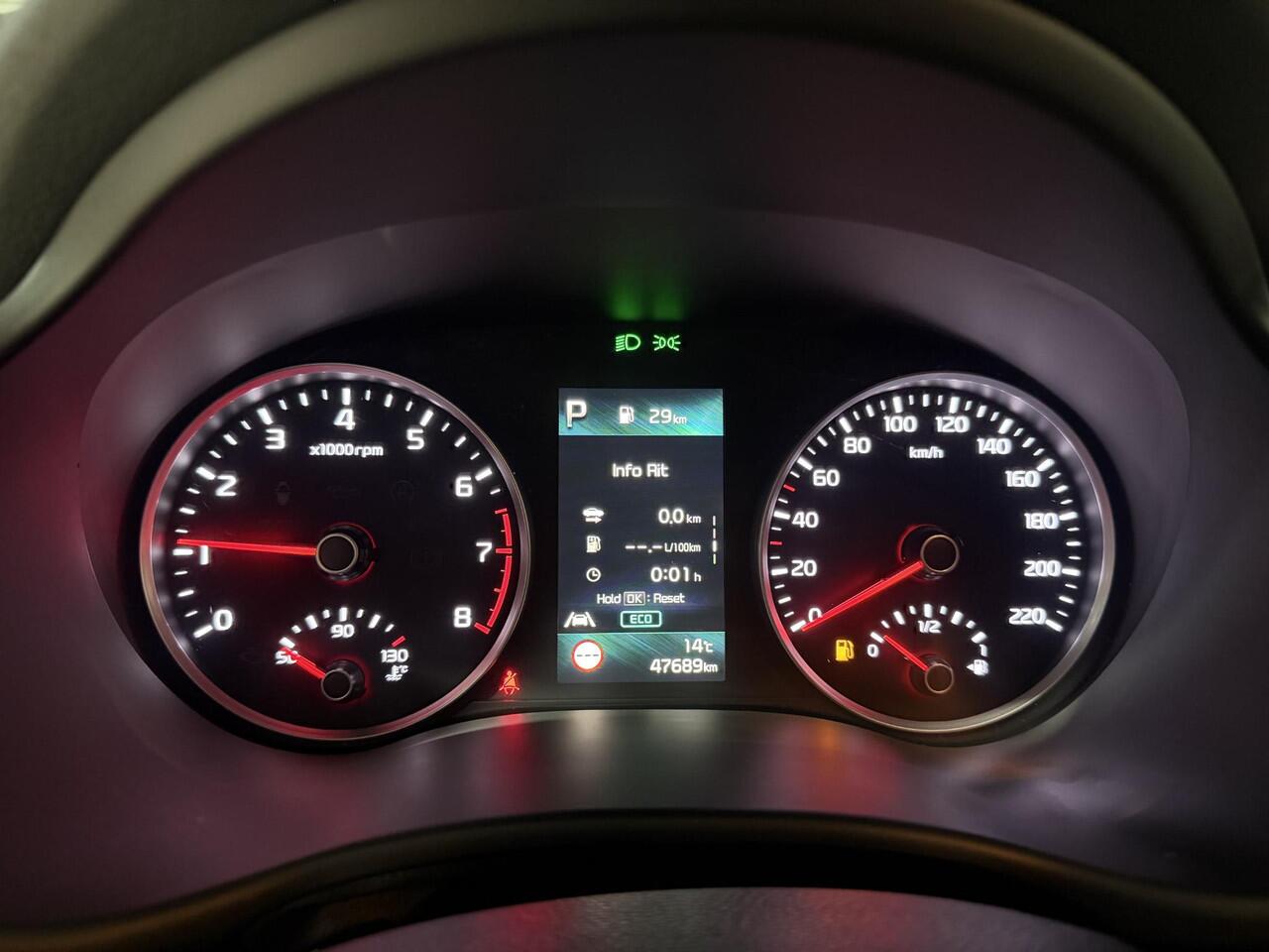 KIA Stonic 1.0 T-GDi MHEV GT-PlusLine Automaat, Schuif kantel dak, Stoel en Stuur verwarming, Navigatie, Camera, Apple Carplay/Android Auto