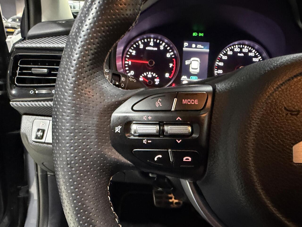 KIA Stonic 1.0 T-GDi MHEV GT-PlusLine Automaat, Schuif kantel dak, Stoel en Stuur verwarming, Navigatie, Camera, Apple Carplay/Android Auto