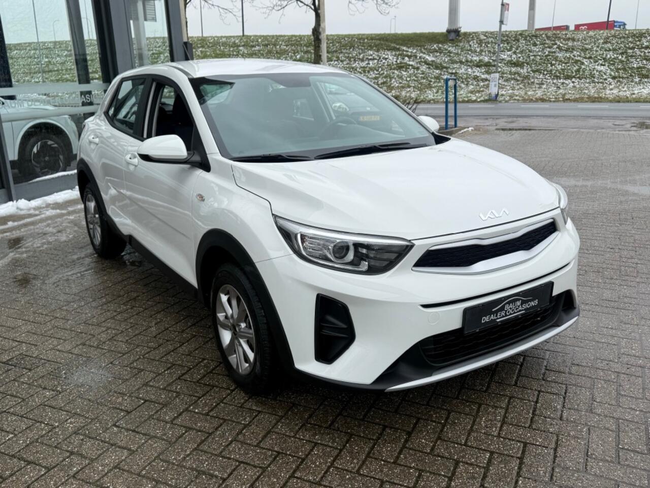 KIA Stonic 1.2 PLUS LINE AIRCO PDC CARPLAY WINTERPACK CRUISE.