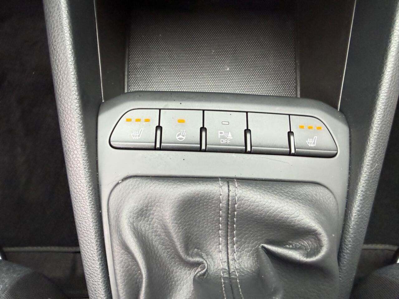 KIA Stonic 1.2 PLUS LINE AIRCO PDC CARPLAY WINTERPACK CRUISE.