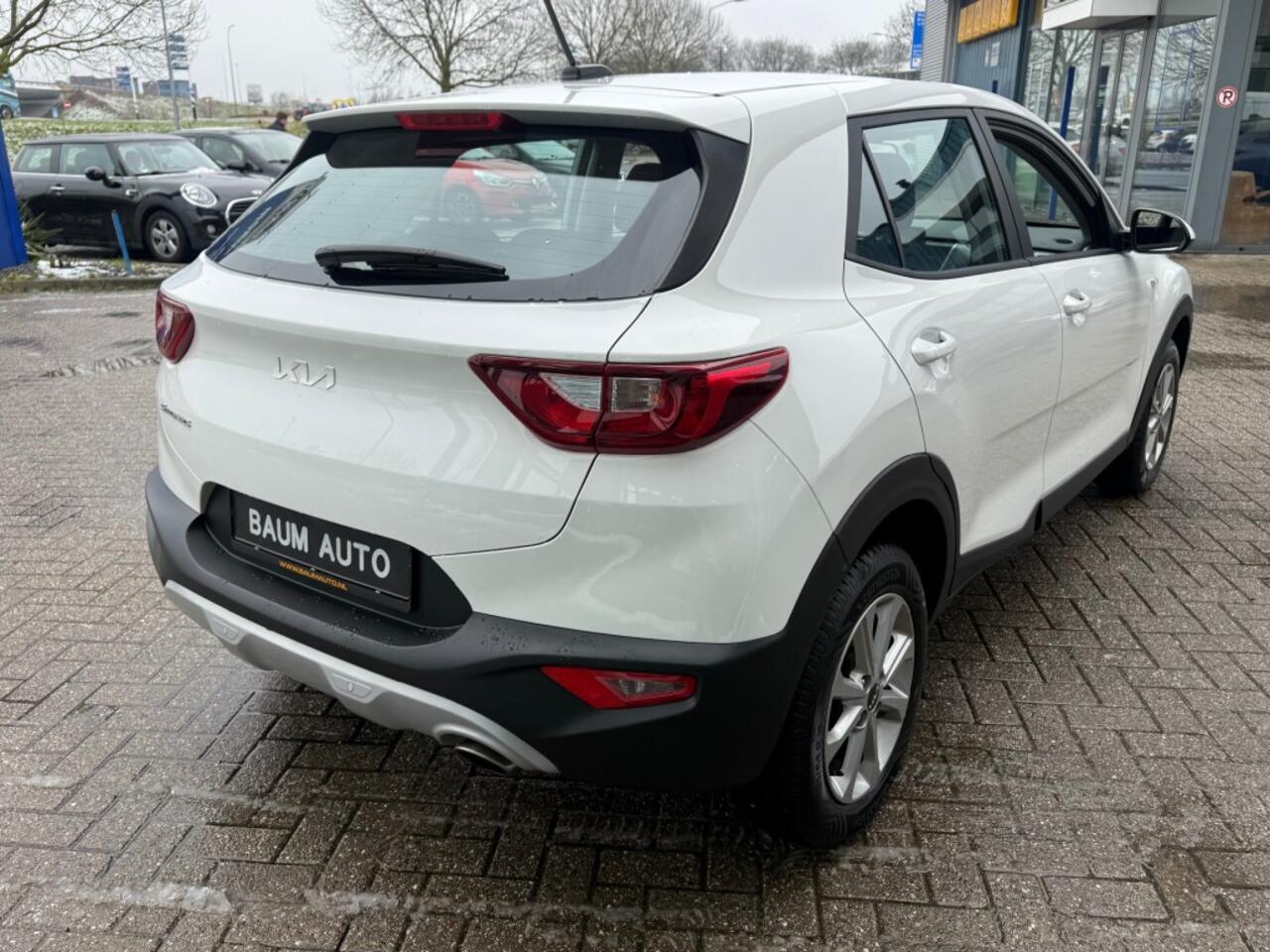 KIA Stonic 1.2 PLUS LINE AIRCO PDC CARPLAY WINTERPACK CRUISE.