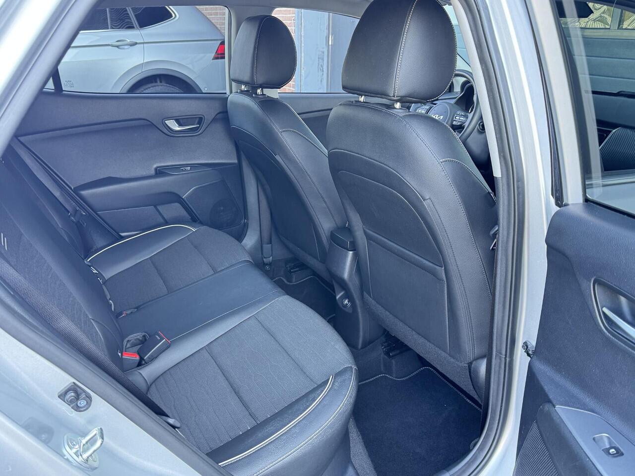 KIA Stonic 1.0 T-GDi MHEV GT-PLUSLINE I AUTOMAAT I SCHUIF/KANTELDAK I APPLE CARPLAY I P-CAMERA