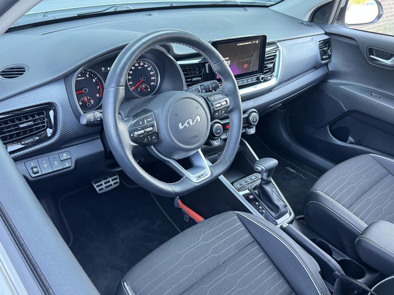 KIA Stonic 1.0 T-GDi MHEV GT-PLUSLINE I AUTOMAAT I SCHUIF/KANTELDAK I APPLE CARPLAY I P-CAMERA