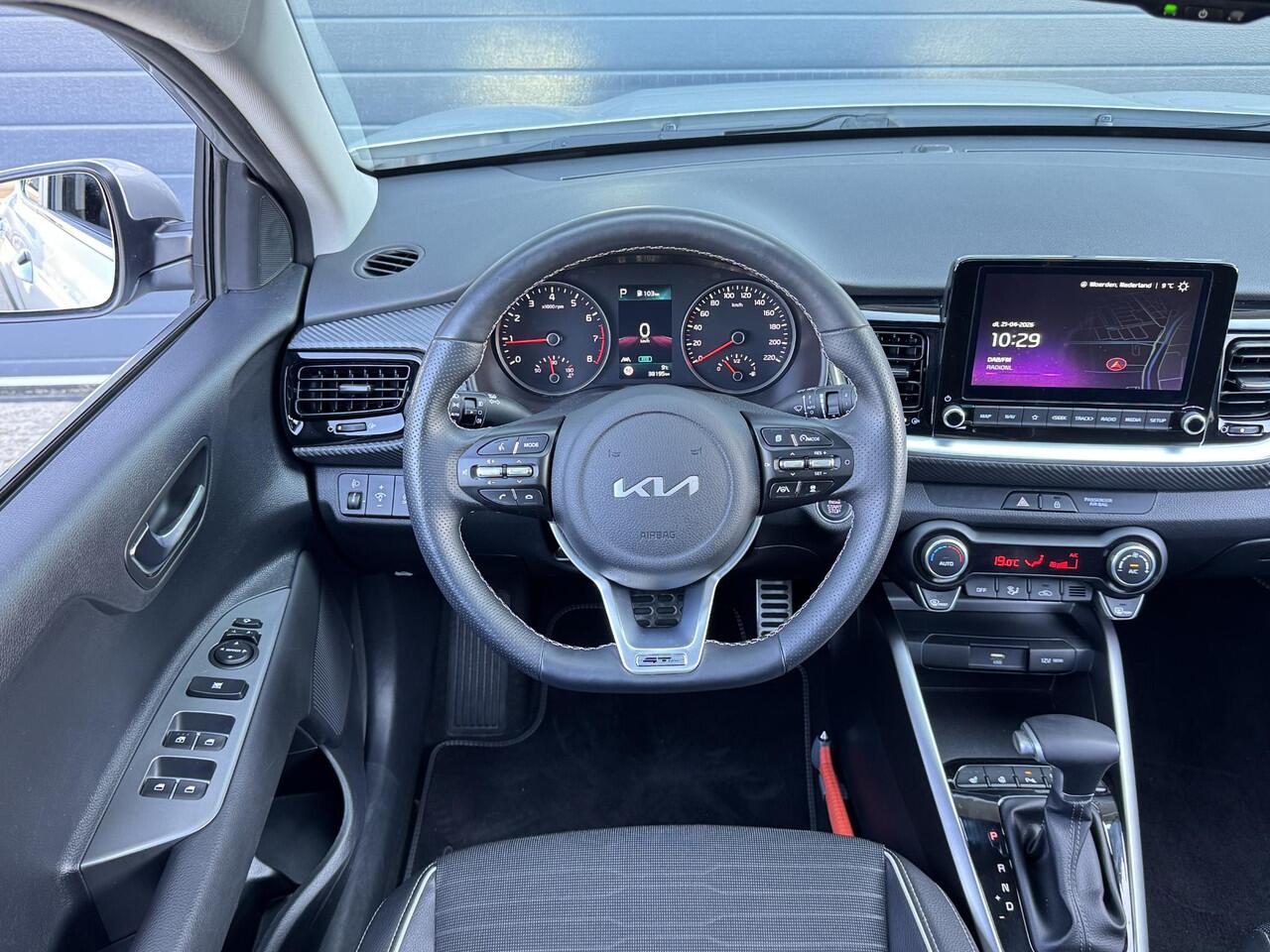 KIA Stonic 1.0 T-GDi MHEV GT-PLUSLINE I AUTOMAAT I SCHUIF/KANTELDAK I APPLE CARPLAY I P-CAMERA