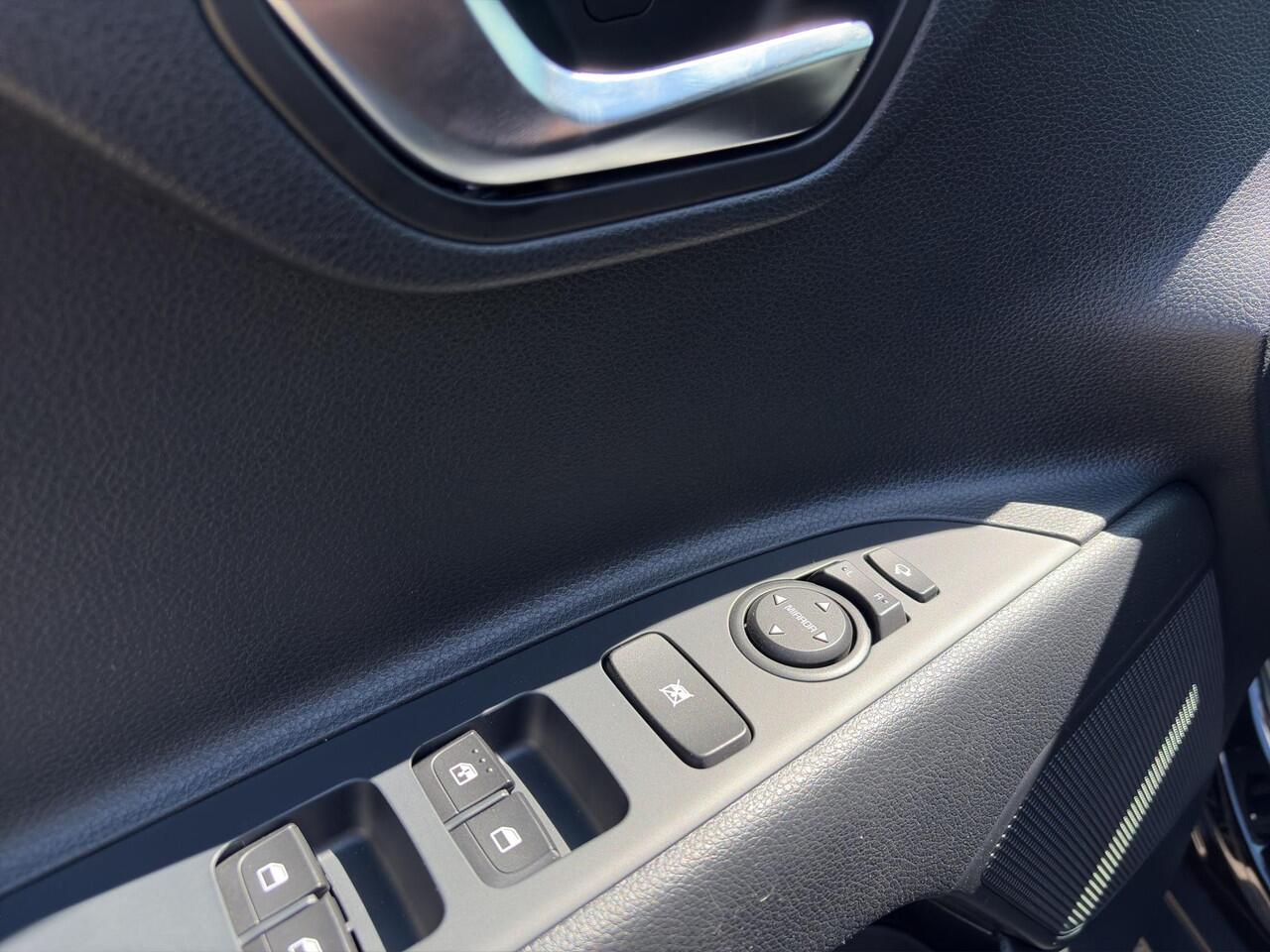 KIA Stonic 1.0 T-GDi MHEV DynamicPlusLine Camera | LMV | Cruise | Navi | LED | Stoel- en Stuurverwarming | Privacy Glass | Apple Carplay & Android Auto |