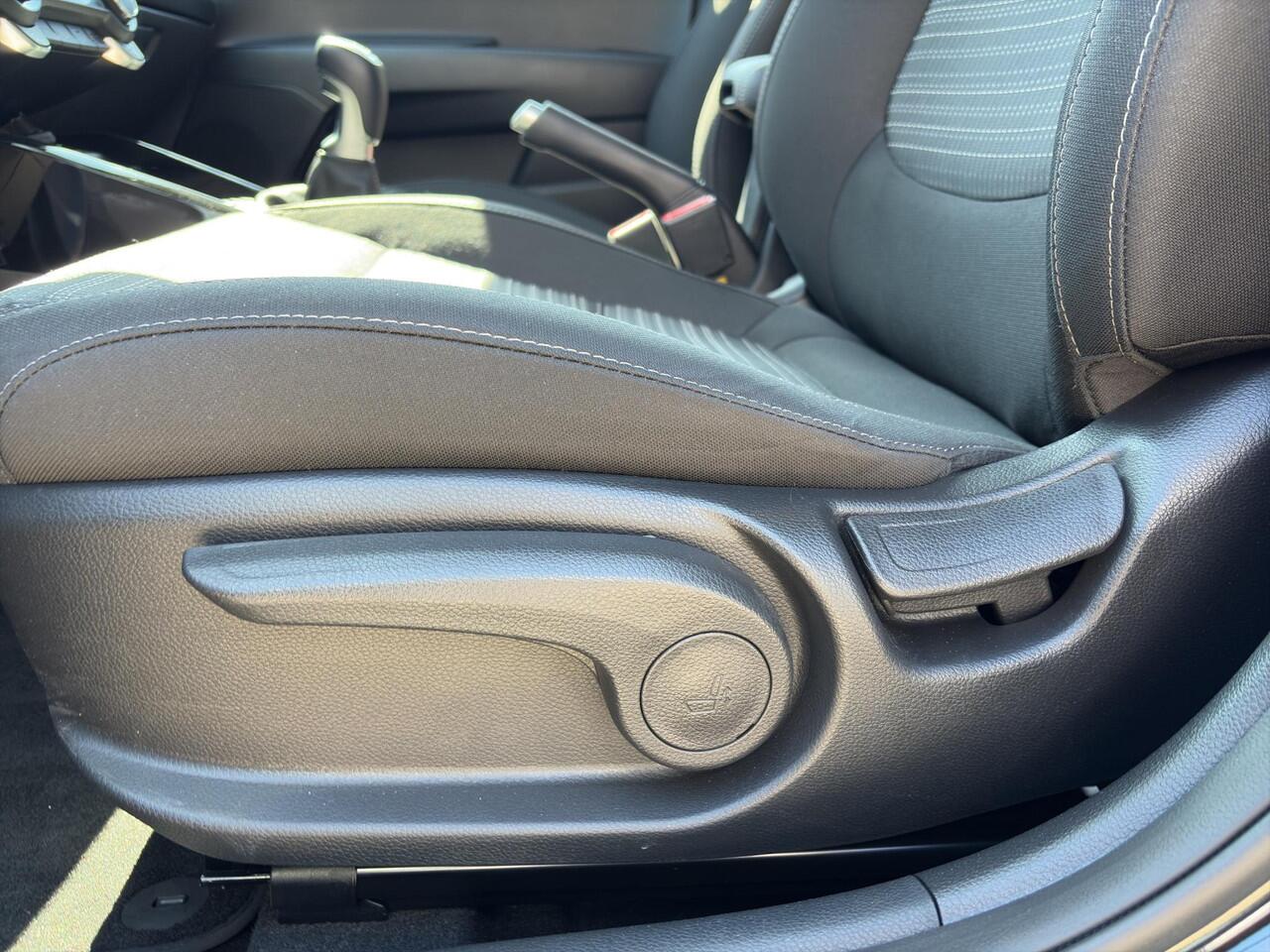 KIA Stonic 1.0 T-GDi MHEV DynamicPlusLine Camera | LMV | Cruise | Navi | LED | Stoel- en Stuurverwarming | Privacy Glass | Apple Carplay & Android Auto |