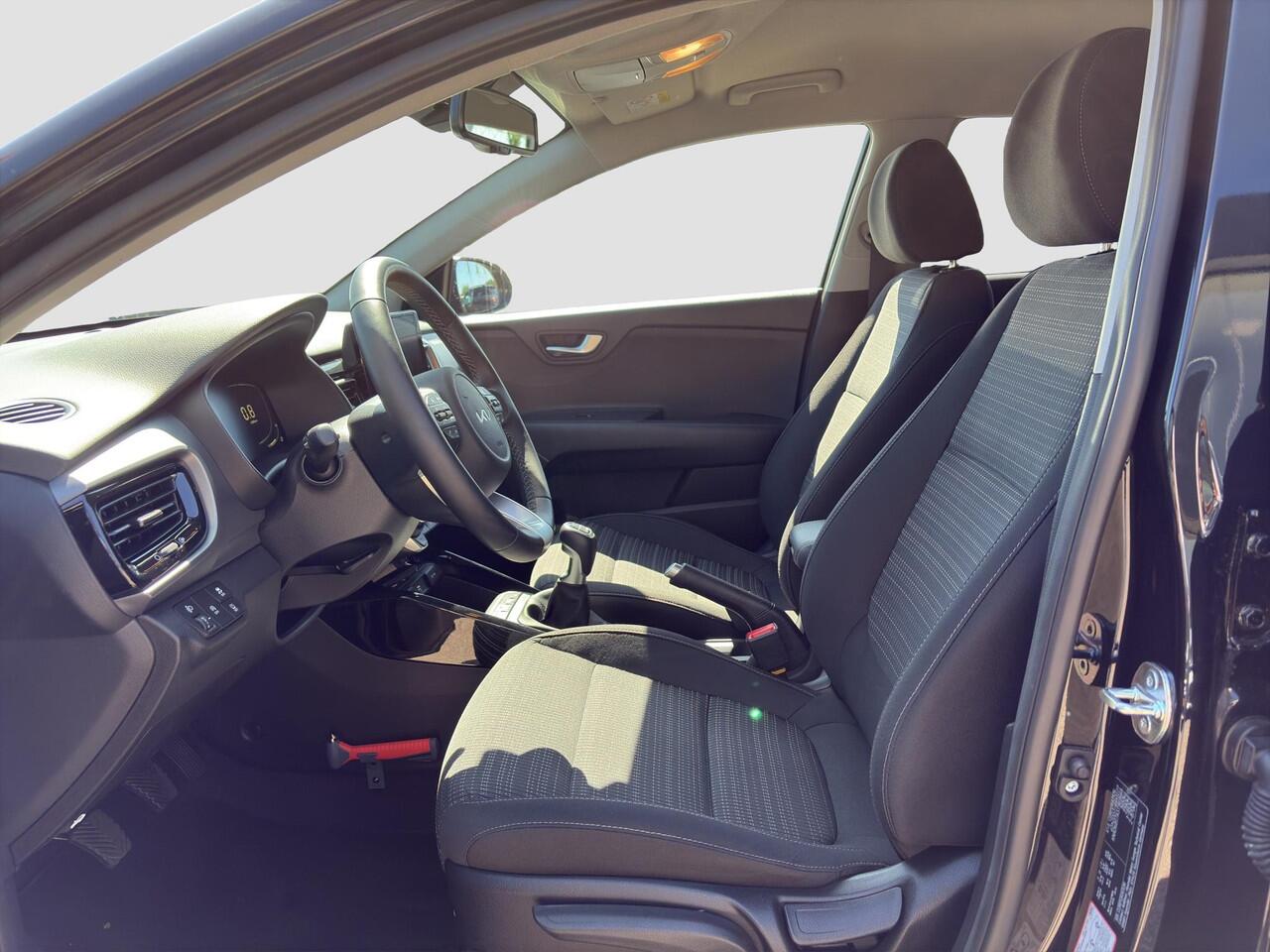 KIA Stonic 1.0 T-GDi MHEV DynamicPlusLine Camera | LMV | Cruise | Navi | LED | Stoel- en Stuurverwarming | Privacy Glass | Apple Carplay & Android Auto |