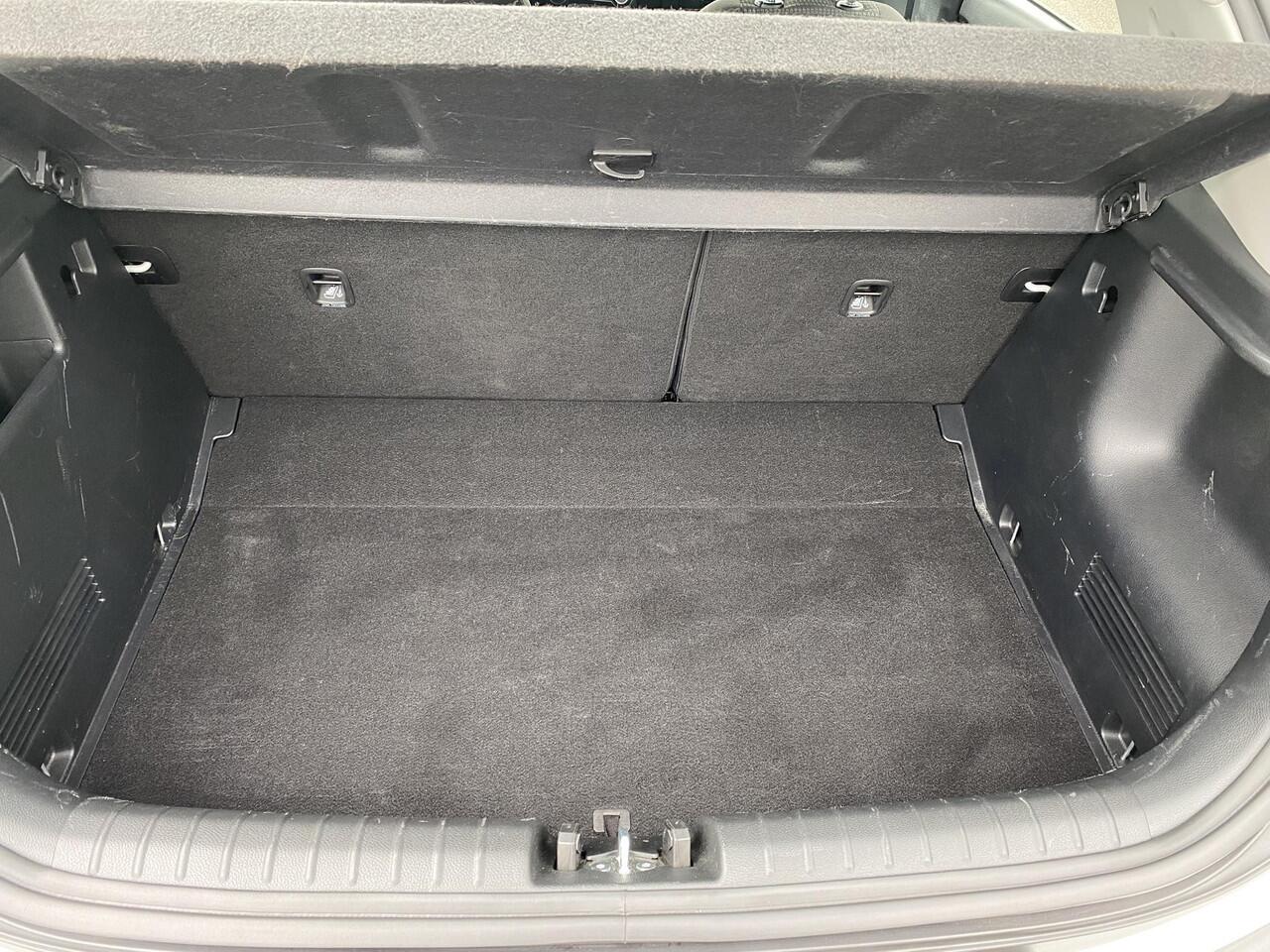 KIA Stonic 1.0 T-GDi MHEV DynamicLine Carplay Navigatie, Achteruitrijcamera, Cruise control, Airco, 1e eign. NL-auto, nieuw geleverd, BTW-auto