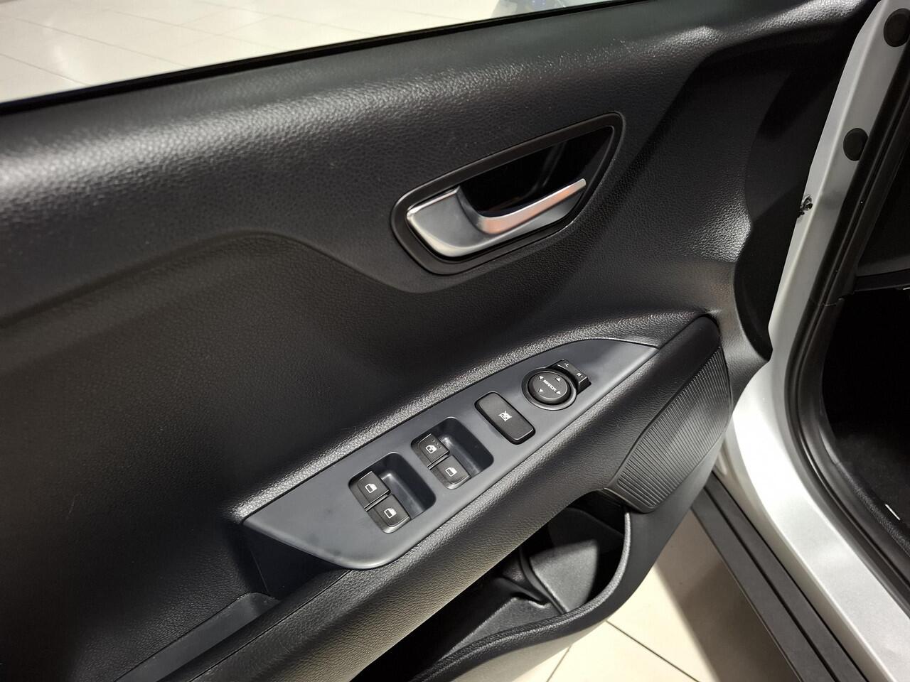 KIA Stonic 1.0 T-GDi MHEV DynamicLine Apple Carplay/Android Auto, Navigatie, Camera.