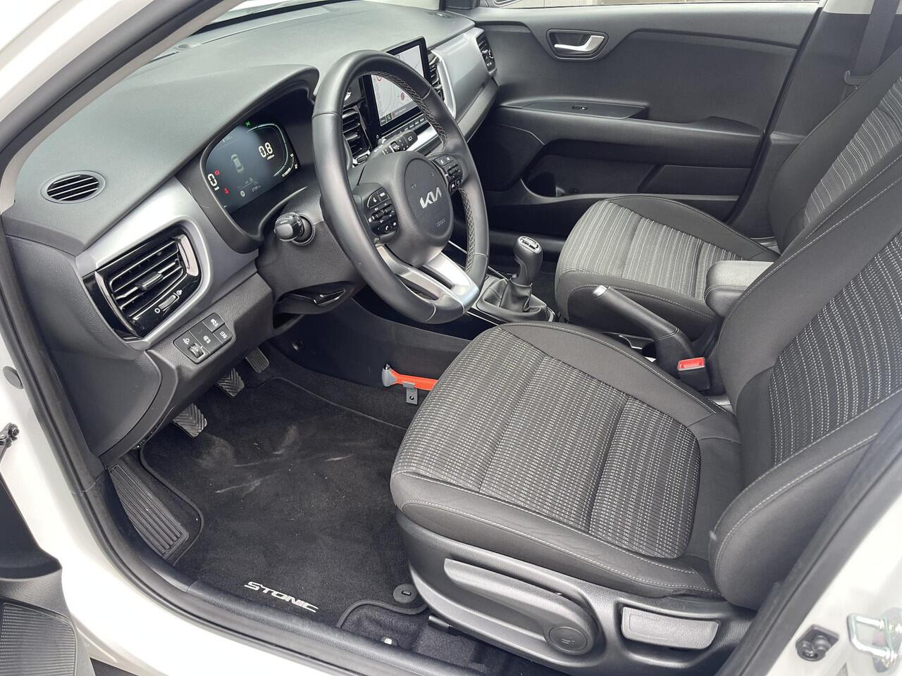 KIA Stonic 1.0 T-GDi MHEV DynamicLine Navigatie | Apple Carplay / Android Auto | Cruise control | Airconditioning | LM Velgen