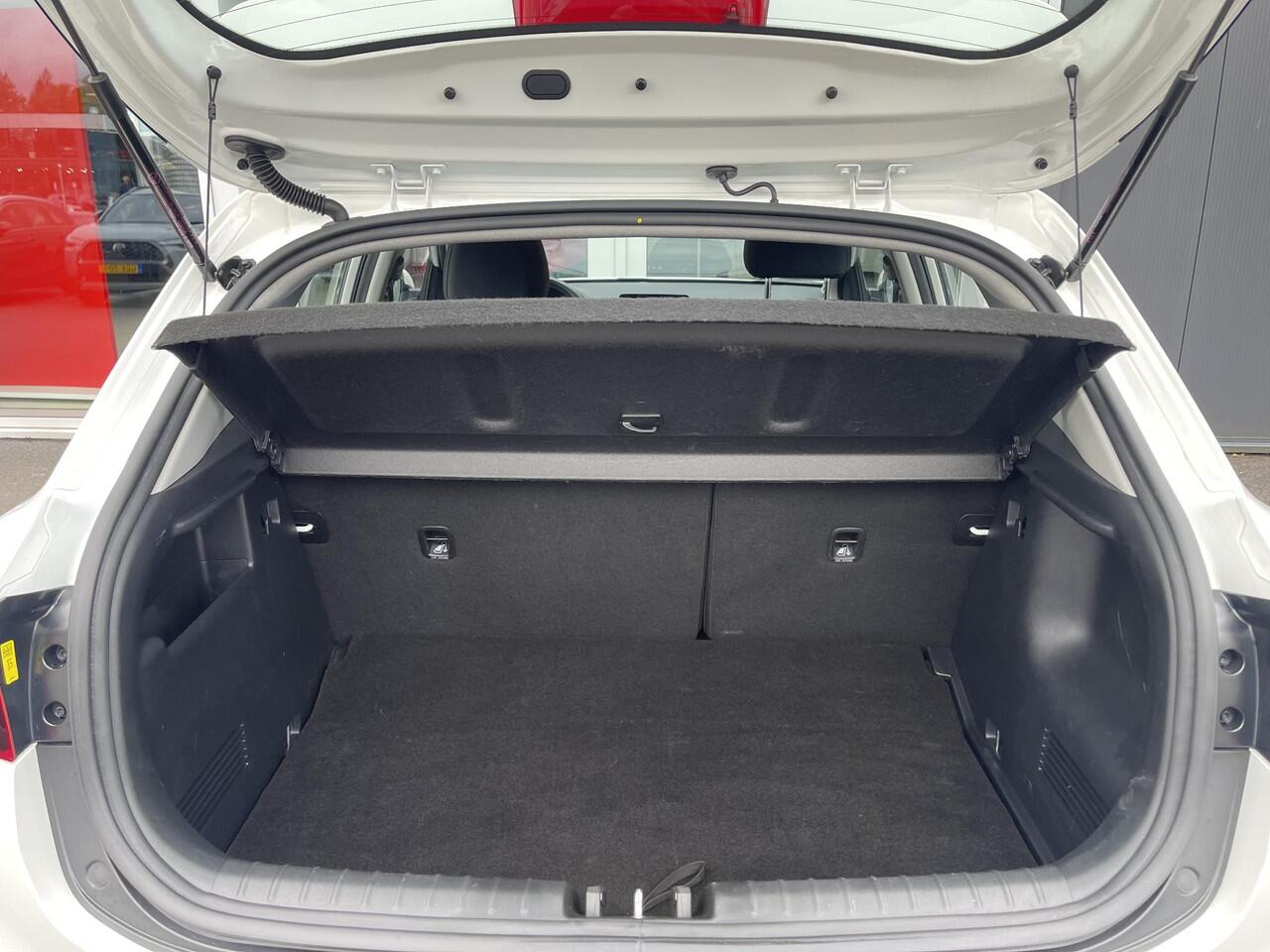 KIA Stonic 1.0 T-GDi MHEV DynamicLine Navigatie | Apple Carplay / Android Auto | Cruise control | Airconditioning | LM Velgen