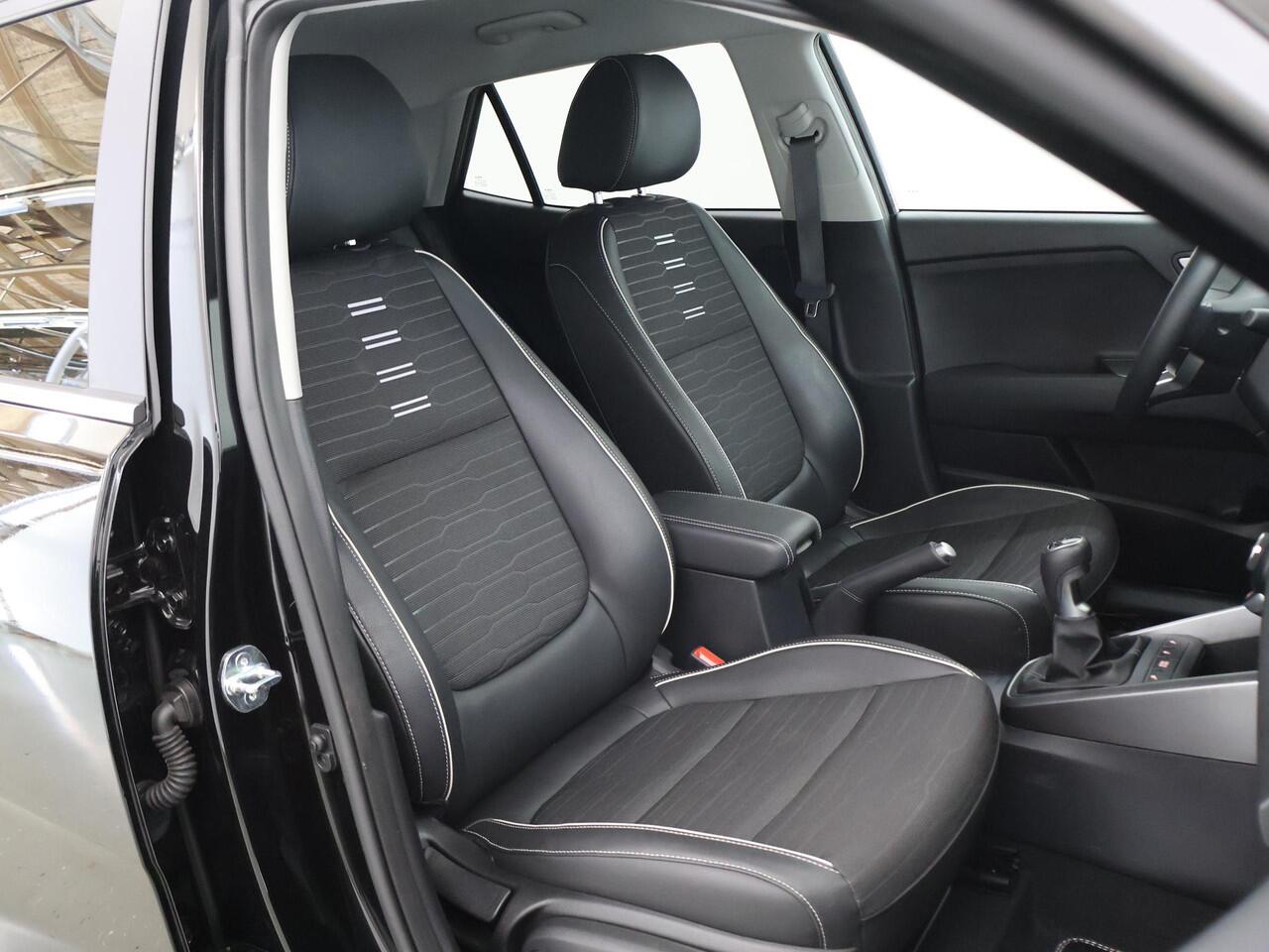 KIA Stonic 1.0 T-GDi MHEV GT-Line | Navigatiesysteem | Spraakassistent | Stuurwielverwarming | Lane Assist