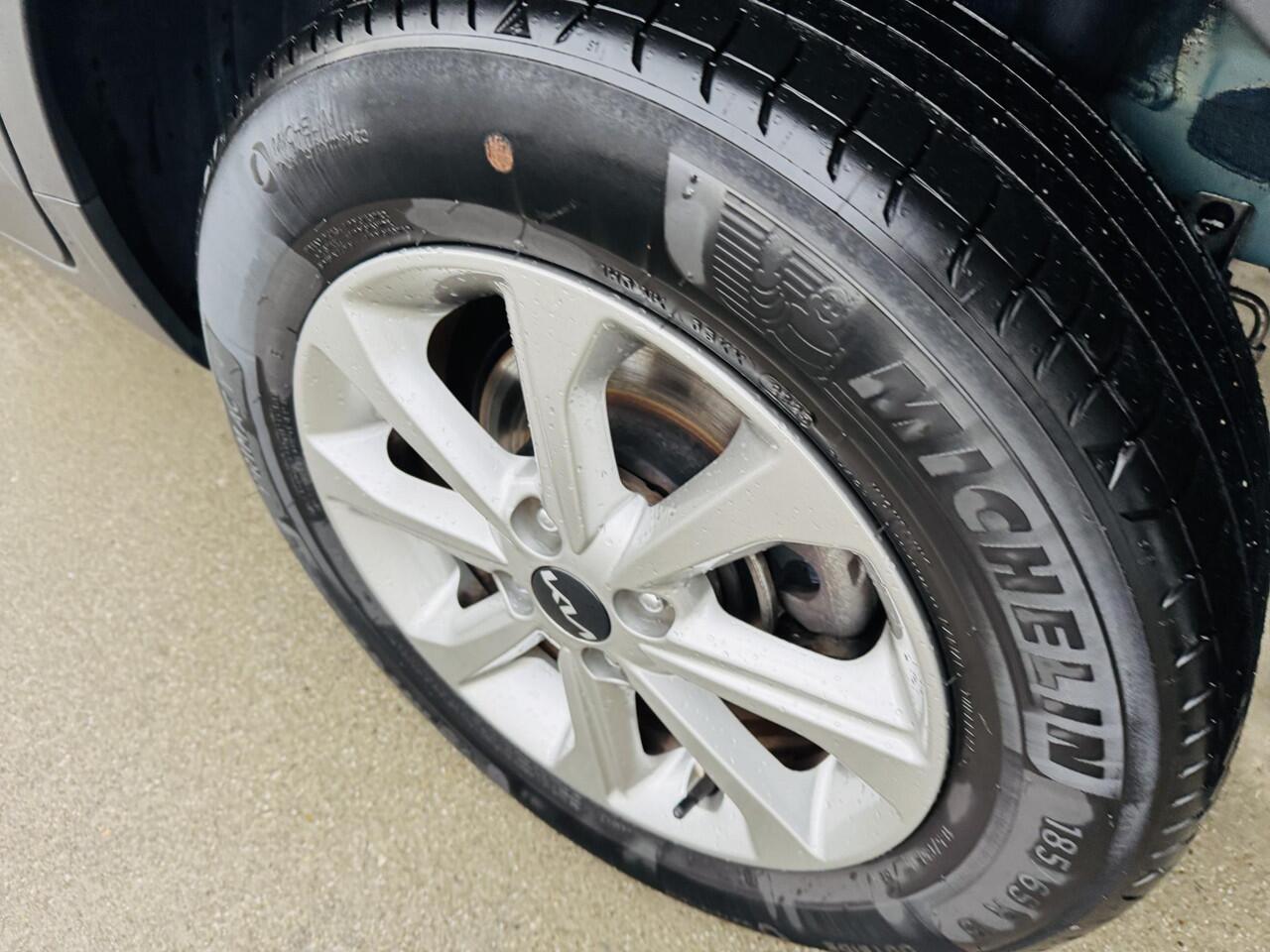 KIA Stonic 1.0 T-GDi MHEV DynamicLine Airco | Cruise | Camera | Navi | Clima