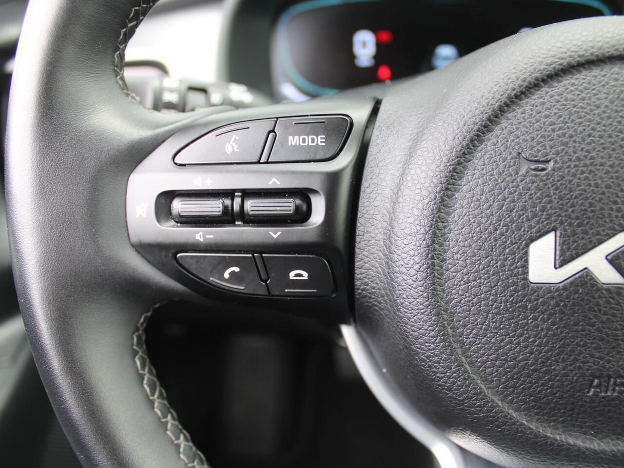 KIA Stonic 1.0 T-GDi MHEV DynamicPlusLine | Stuur-/stoelverwarming | Camera | Clima | Cruise | 16" LM | Navi | LED | Keyless |