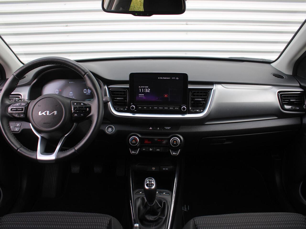 KIA Stonic 1.0 T-GDi MHEV DynamicPlusLine | Stuur-/stoelverwarming | Camera | Clima | Cruise | 16" LM | Navi | LED | Keyless |