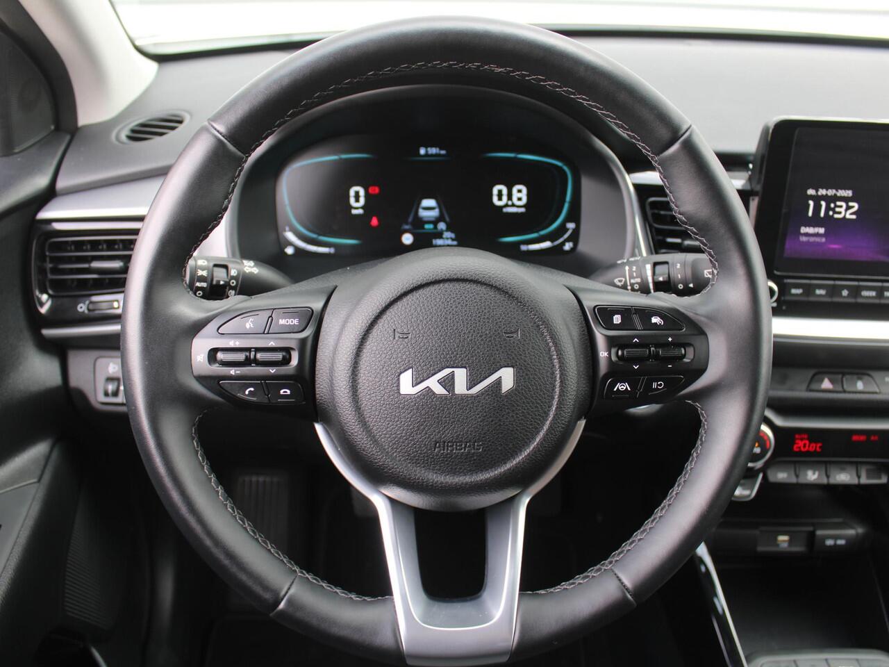 KIA Stonic 1.0 T-GDi MHEV DynamicPlusLine | Stuur-/stoelverwarming | Camera | Clima | Cruise | 16" LM | Navi | LED | Keyless |