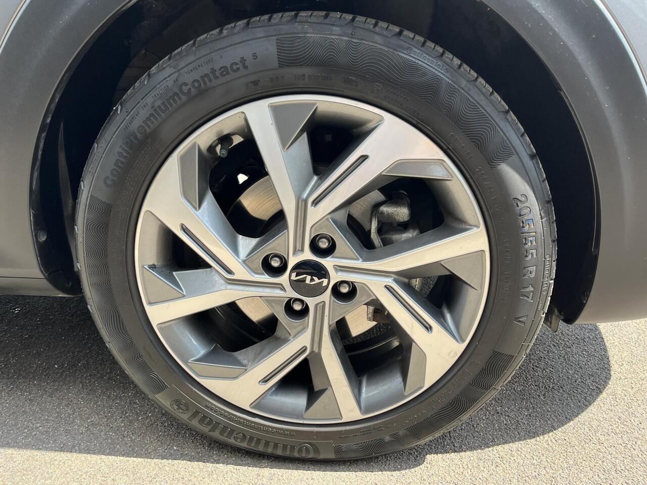 KIA Stonic 1.0 T-GDi MHEV GT-Line Stoel- & Stuurwiel verwarmd, Smart Key, Privacy glass, LMV, Cruise control, Parkeersensoren, Climate control, BTW-auto, NL-auto