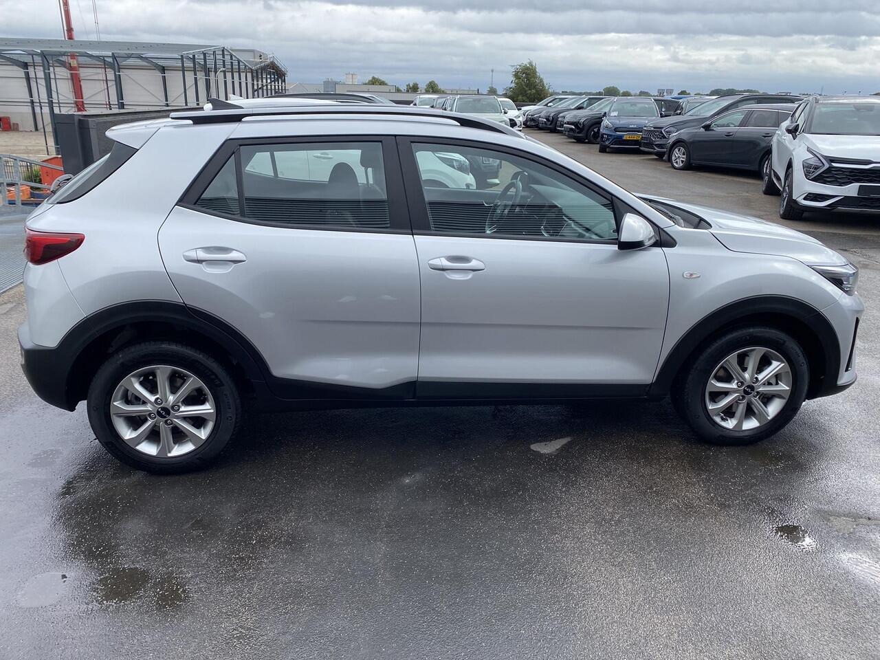 KIA Stonic 1.0 T-GDi MHEV DynamicLine Carplay Navigatie, Achteruitrijcamera, Cruise control, Airco, 1e eign. NL-auto, nieuw geleverd, BTW-auto