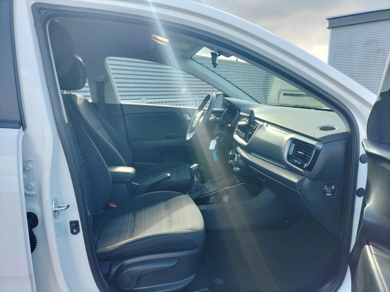 KIA Stonic 1.0 T-GDi MHEV DynamicLine Clima / Navigatie / Camera