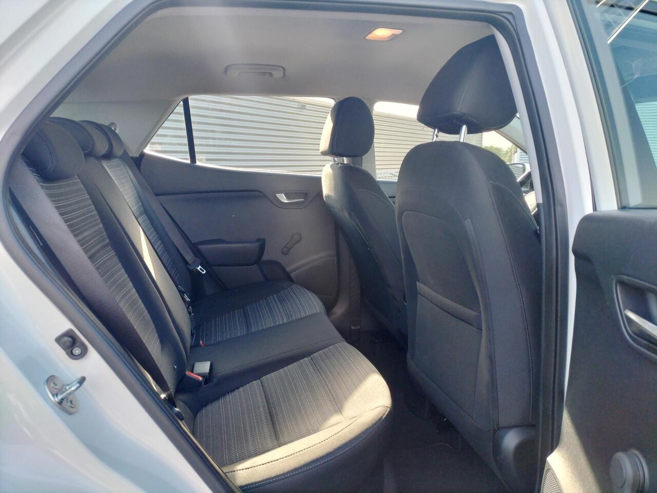 KIA Stonic 1.0 T-GDi MHEV DynamicLine Clima / Navigatie / Camera