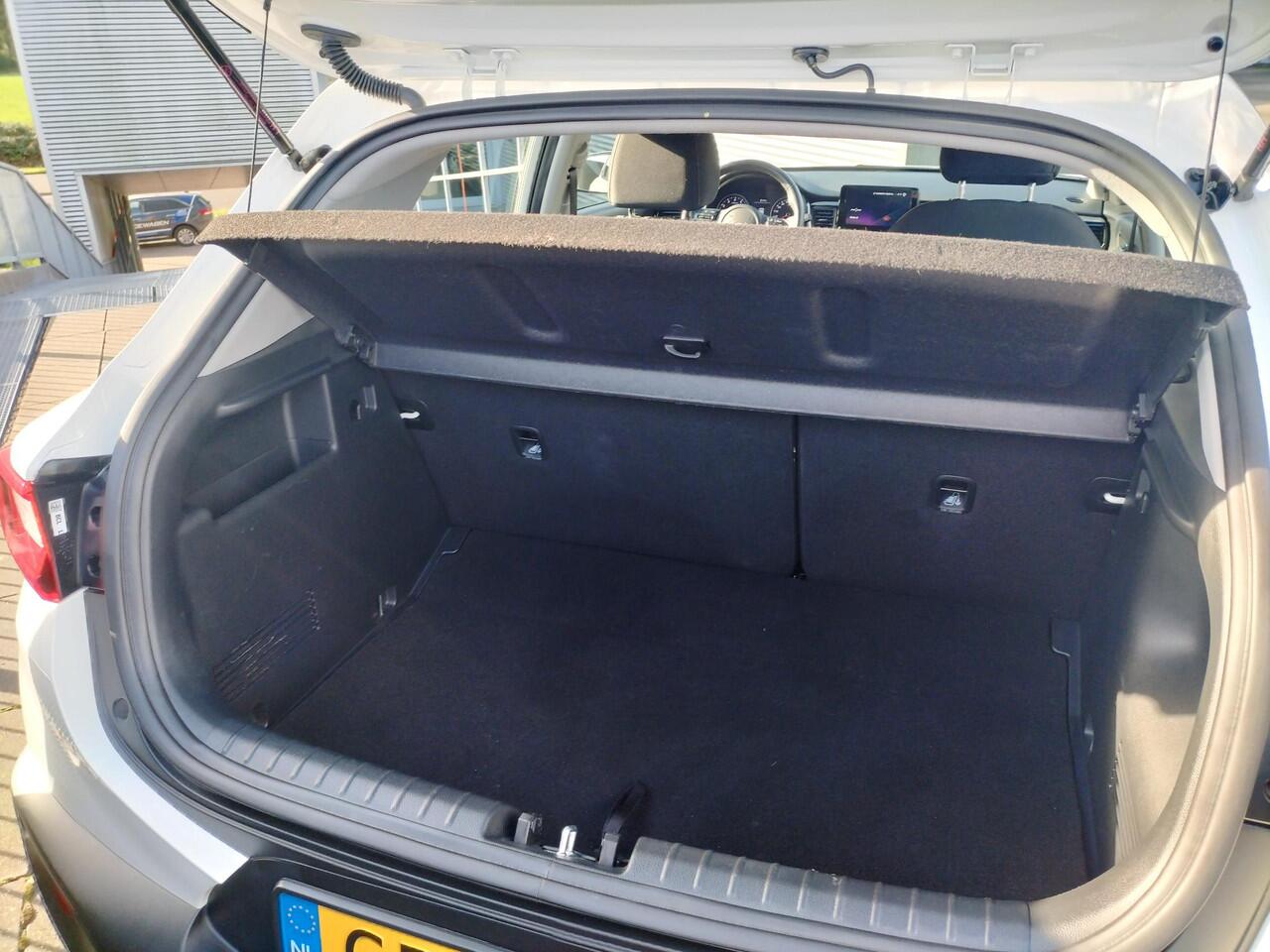 KIA Stonic 1.0 T-GDi MHEV DynamicLine Clima / Navigatie / Camera