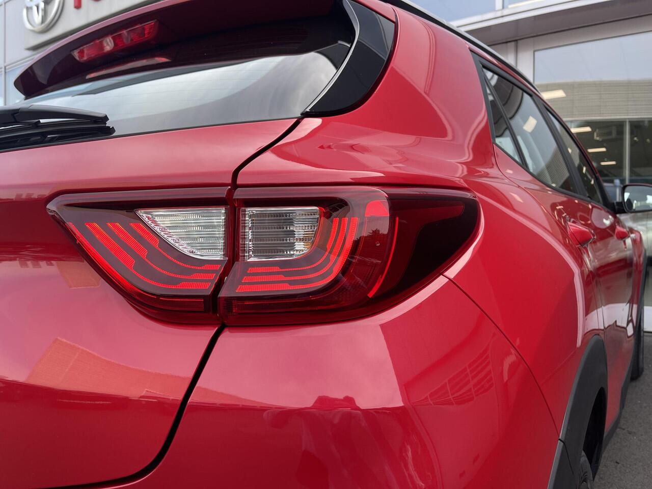 KIA Stonic 1.0 T-GDi MHEV DynamicLine Navigatie | Apple Carplay / Android Auto | Cruise control | Airconditioning | LM Velgen