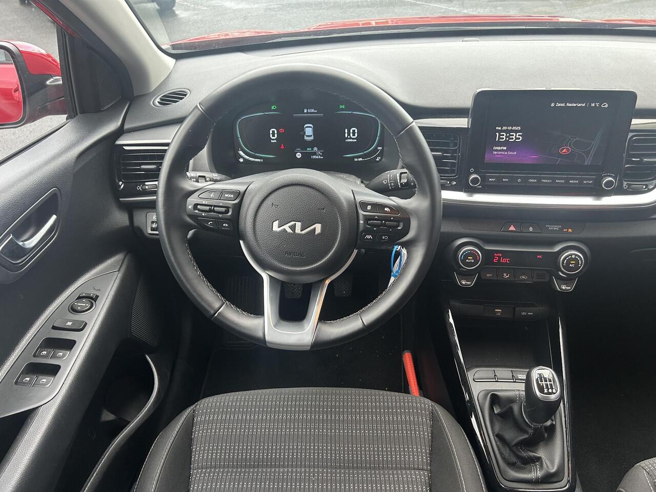 KIA Stonic 1.0 T-GDi MHEV DynamicLine Navigatie | Apple Carplay / Android Auto | Cruise control | Airconditioning | LM Velgen