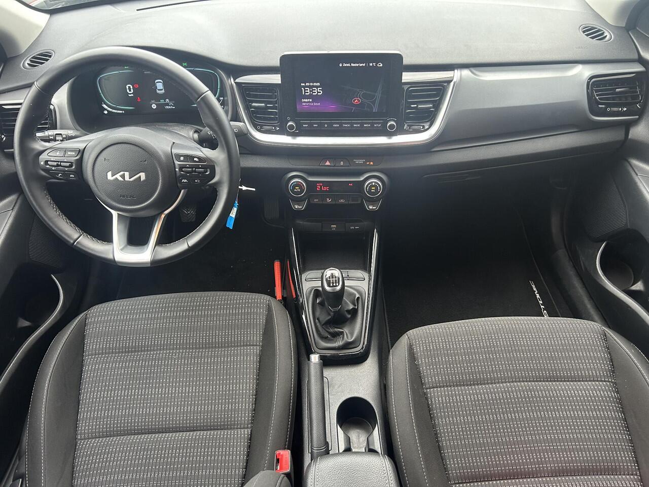 KIA Stonic 1.0 T-GDi MHEV DynamicLine Navigatie | Apple Carplay / Android Auto | Cruise control | Airconditioning | LM Velgen