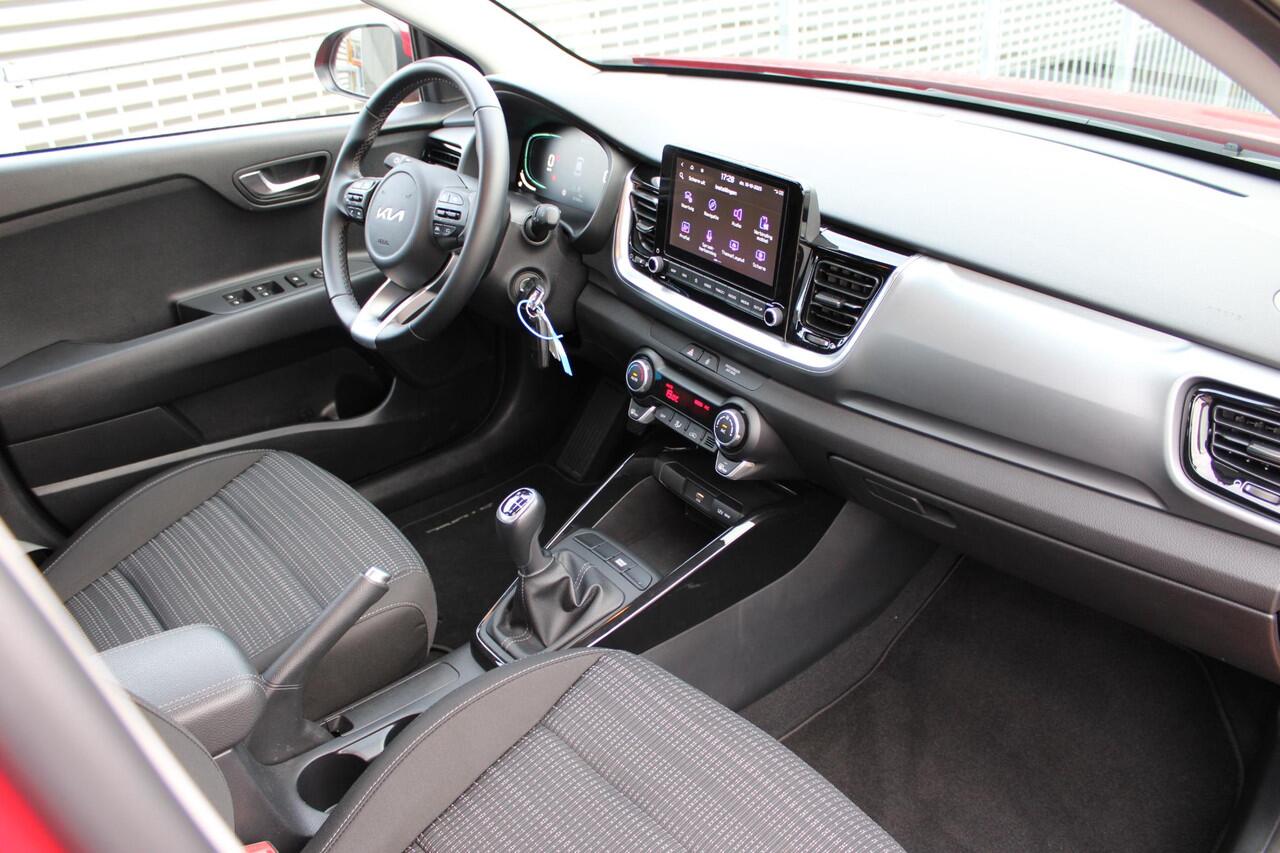 KIA Stonic 1.0 T-GDi MHEV DynamicLine Navigatie / Camera / Dakrails