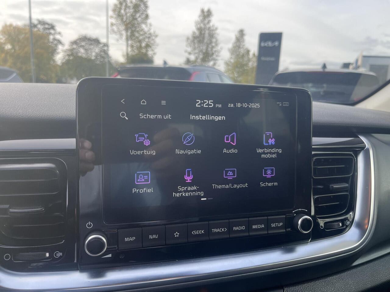 KIA Stonic 1.0 T-GDi MHEV DynamicLine jong gebruikt, LM velgen, airco, leuke kleur, achteruitrij camera, climate control, cruise control